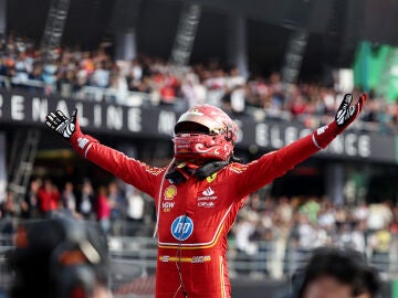 Carlos Sainz celebra su victoria en el GP de México 2024