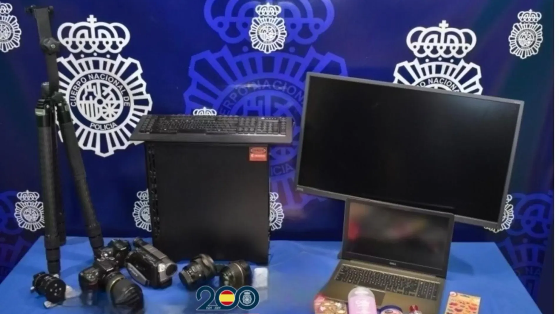 La casa de los horrores: fotografía, graba y agrede sexuales a niños en su casa de un municipio de Valladolid con total impunidad durante más de 24 años La casa de los horrores: fotografía, graba y agrede sexuales a niños en su casa de un municipio de Valladolid con total impunidad durante más de 24 años