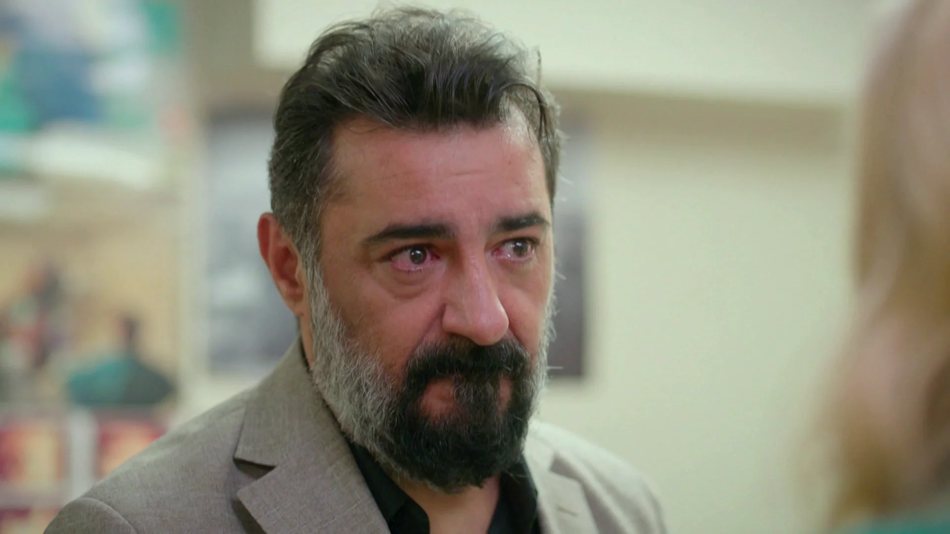 “No soy un mal padre”: Akif le suplica a Nebahat que le deje hacerse cargo del bebé que están esperando “No soy un mal padre”: Akif le suplica a Nebahat que le deje hacerse cargo del bebé que están esperando