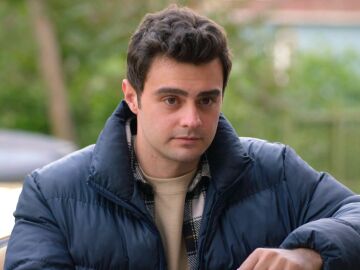 En el pr&oacute;ximo cap&iacute;tulo de Hermanos: &Ouml;mer, destrozado, no es capaz de superar su ruptura con S&uuml;sen 
