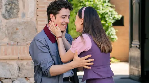 Claudia y Mateo reciben la dispensa papal: ¡la pareja por fin puede casarse! Claudia y Mateo reciben la dispensa papal: ¡la pareja por fin puede casarse!