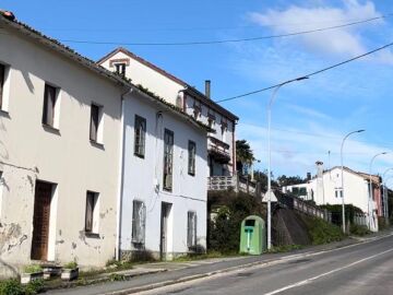 Fachada de una de las viviendas de Bergondo