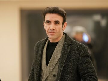 Mehmet Yılmaz Ak, el actor que nos conquist&oacute; en Secretos de familia y que amenaza con sacarnos de quicio en Renacer