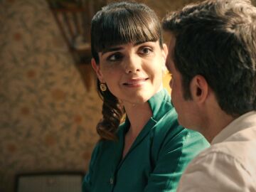 En el pr&oacute;ximo cap&iacute;tulo de Sue&ntilde;os de libertad: Gema pilla el regalo de Miriam a Joaqu&iacute;n, &iquest;sospechar&aacute; algo?
