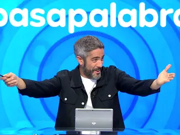 Roberto Leal, ¿despedido de Pasapalabra?: Así le da Michelle Calvó la inesperada noticia Roberto Leal, ¿despedido de Pasapalabra?: Así le da Michelle Calvó la inesperada noticia