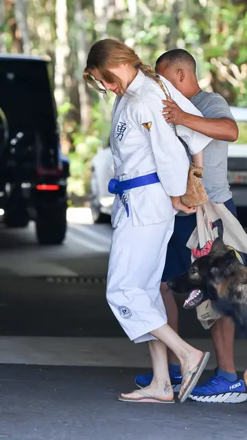 Gisele Bündchen yendo a clase de jiu-jitsu Gisele Bündchen yendo a clase de jiu-jitsu