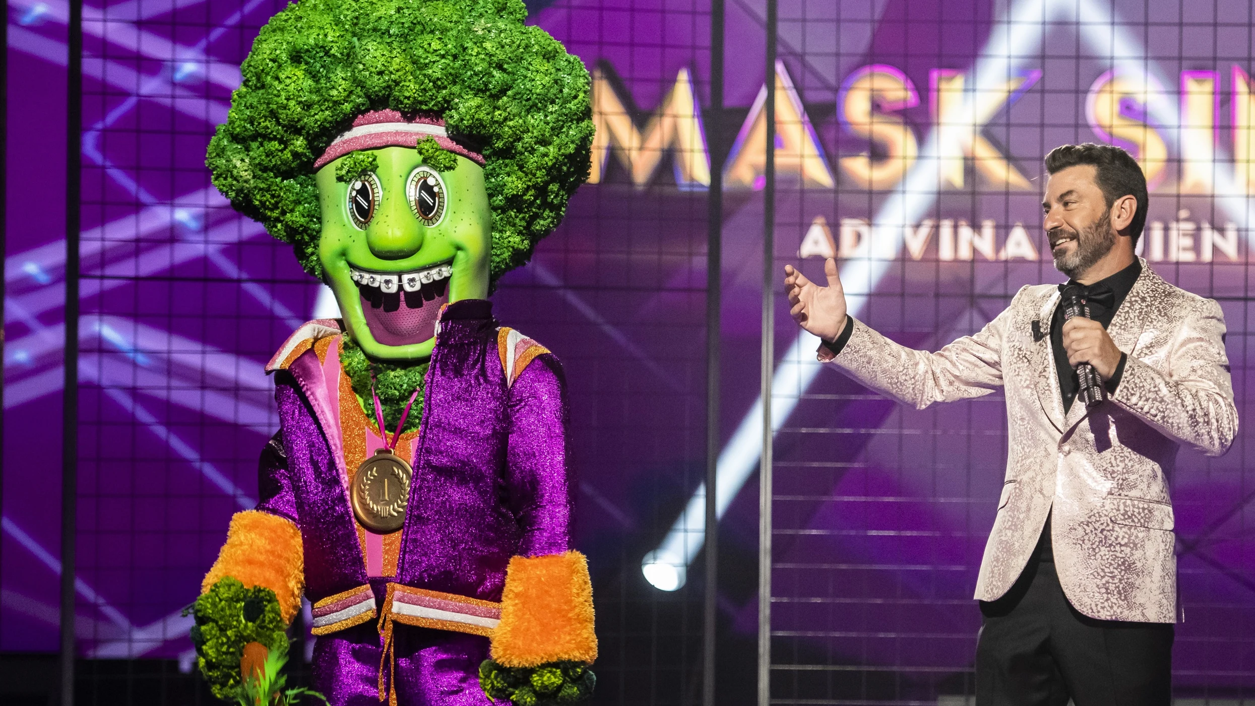 “Arraso entre los teenagers”: éstas son las primeras pistas de Brócoli en Mask Singer “Arraso entre los teenagers”: éstas son las primeras pistas de Brócoli en Mask Singer