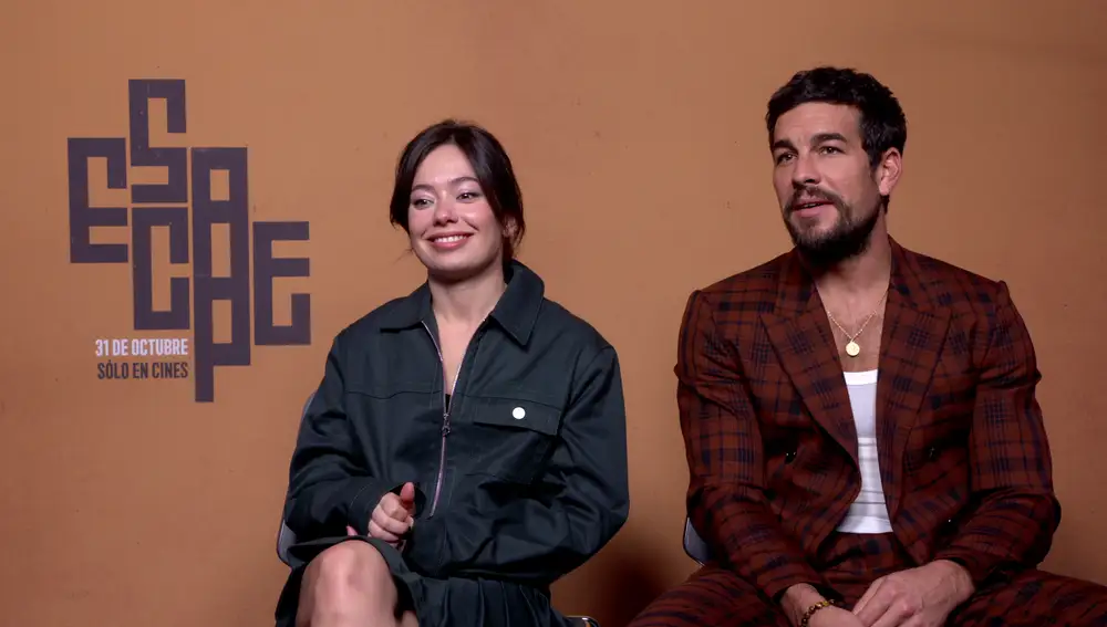 Entrevista a Anna Castillo y Mario Casas por Escape Entrevista a Anna Castillo y Mario Casas por Escape