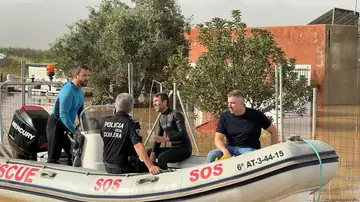 Uno de los rescates en lancha en Cullera Uno de los rescates en lancha en Cullera