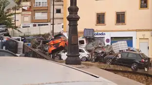 Coches destrozados en Chiva Coches destrozados en Chiva