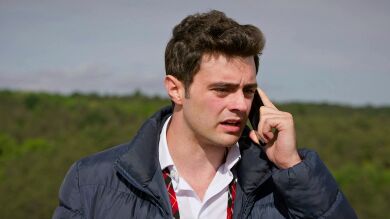 Esta noche en Hermanos: ¡Ömer, desesperado, recurre a Akif para salvar a Süsen!