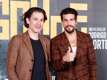 Rodrigo Cortés y Mario Casas promocionando Escape