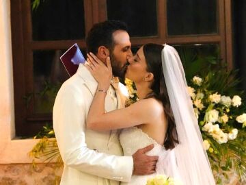 &iexcl;Una celebraci&oacute;n de ensue&ntilde;o! As&iacute; fue la boda entre Beril Pozam y Ersin Arici, Suna y Abidin de Una nueva vida