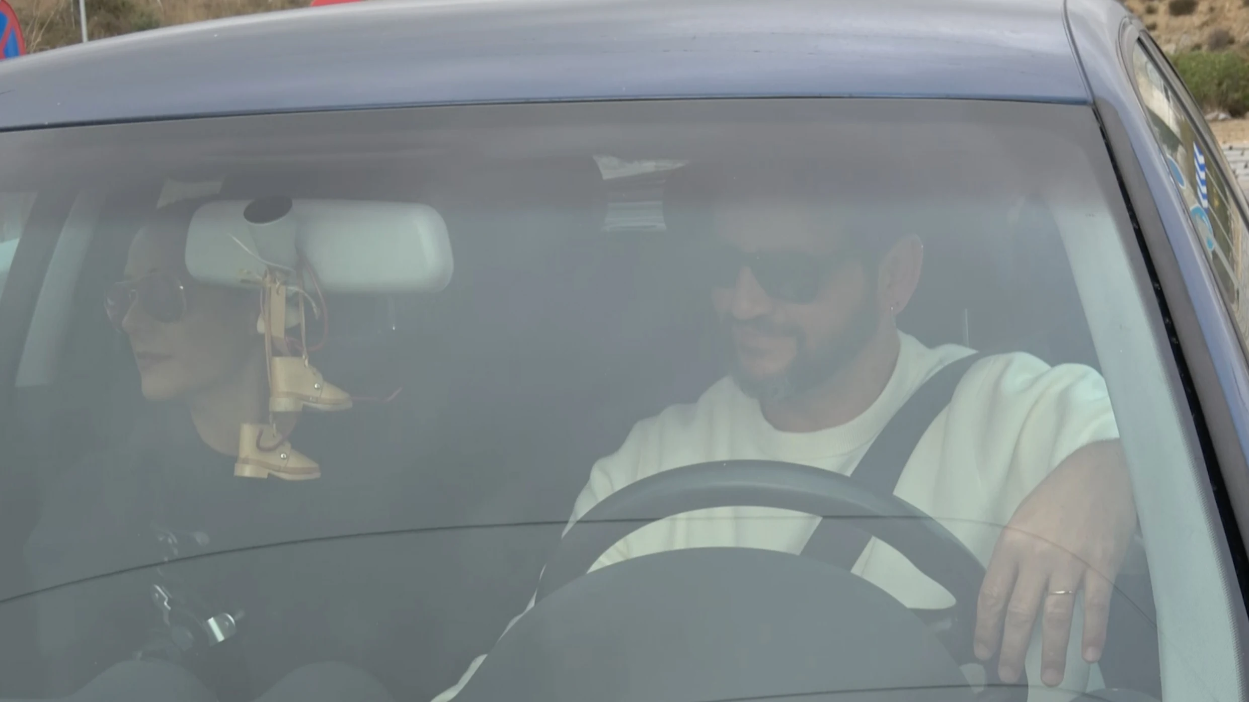 Fran Perea y su novia, Luz Valdenebro, llegando a la boda de Ana Guerra y Víctor Elías Fran Perea y su novia, Luz Valdenebro, llegando a la boda de Ana Guerra y Víctor Elías