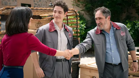 ¿Quién se esconde detrás de Alberto, el nuevo operario de la fábrica? ¡Conoce todo sobre Alfonso Lara! ¿Quién se esconde detrás de Alberto, el nuevo operario de la fábrica? ¡Conoce todo sobre Alfonso Lara!