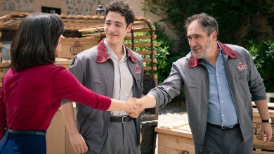 ¿Quién se esconde detrás de Alberto, el nuevo operario de la fábrica de Sueños de libertad? ¡Conoce todo sobre Alfonso Lara!