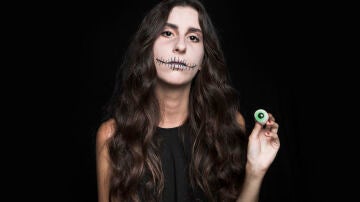 Mujer maquillada para Halloween