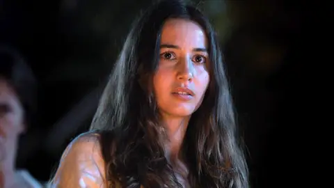 Simón se desmaya provocando la revolución en la calle: “Es el maligno” Simón se desmaya provocando la revolución en la calle: “Es el maligno”