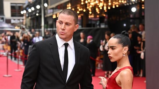 Channing Tatum y Zoe Kravitz en la premiere de Parpadea dos veces