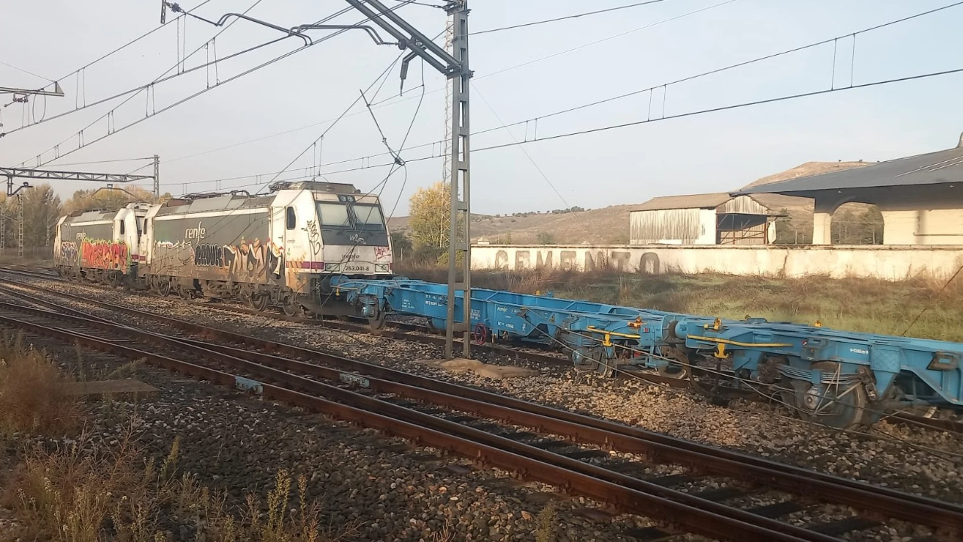 Imagen del tren descarrilado en Matillas, Guadalajara Imagen del tren descarrilado en Matillas, Guadalajara