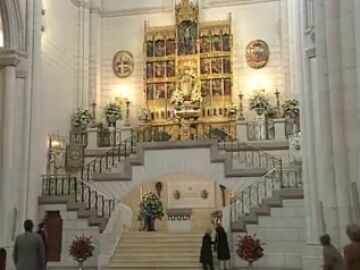 Traslado de los restos mortales de la reina María de las Mercedes a la catedral de la Almudena de Madrid