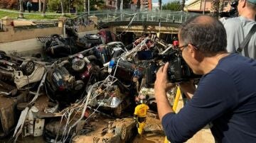 Imagen de un túnel entre Alfafar y Benetússer con 40 coches destrozados y víctimas mortales en su interior