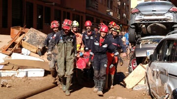 Expertos en Rescate de la Comunidad de Madrid ayudan en las labores de búsqueda y rescate de víctimas en Valencia