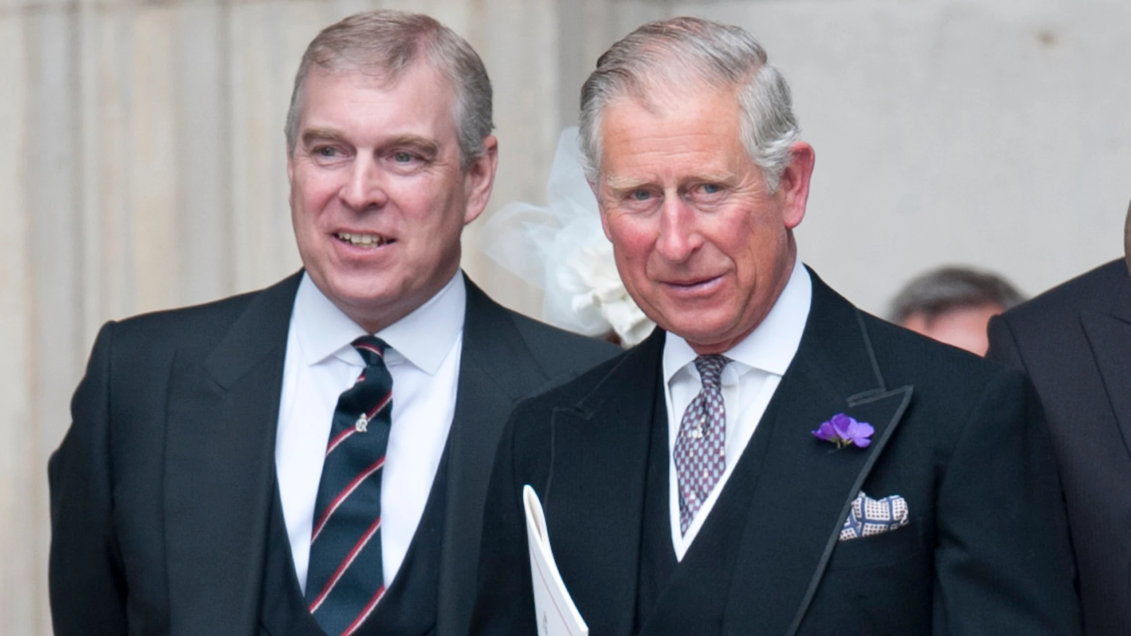 El pr&iacute;ncipe Andr&eacute;s y Carlos III en 2012