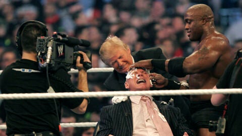 Donald Trump y Vince McMahon en Wrestlemania 23