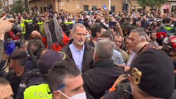 El rey hablando con un vecino