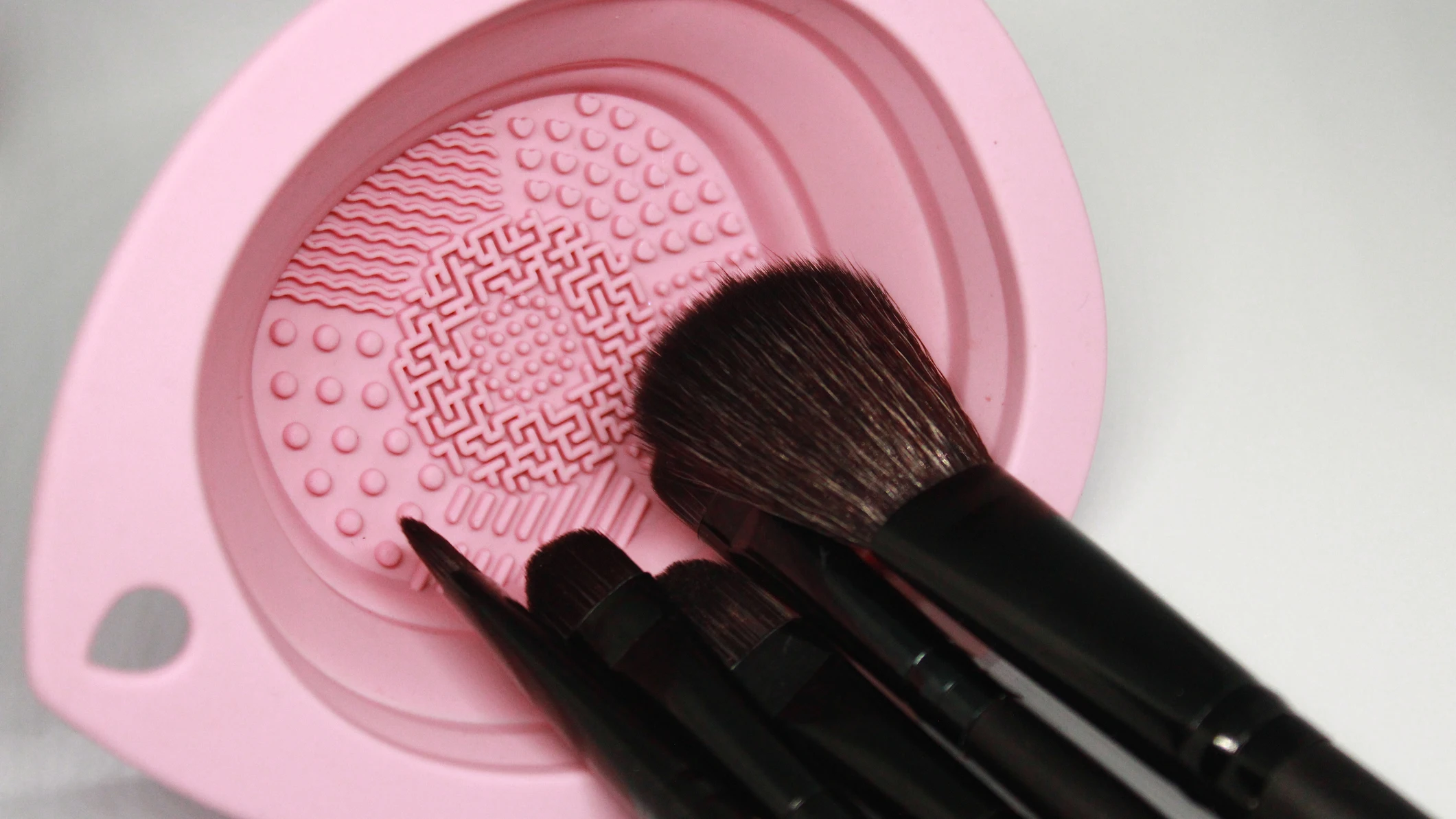 Limpiar las brochas de maquillaje Limpiar las brochas de maquillaje