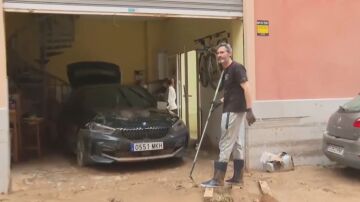 Vicente Moreno, ayudando a su familia en Massanassa