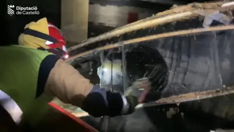 Bomberos de la diputación de Castellón en el parking de Catarroja Bomberos de la diputación de Castellón en el parking de Catarroja