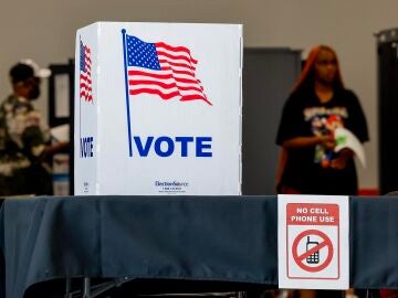 Imagen de un puesto de votaci&oacute;n anticipada en Fulton County's, en Atlanta