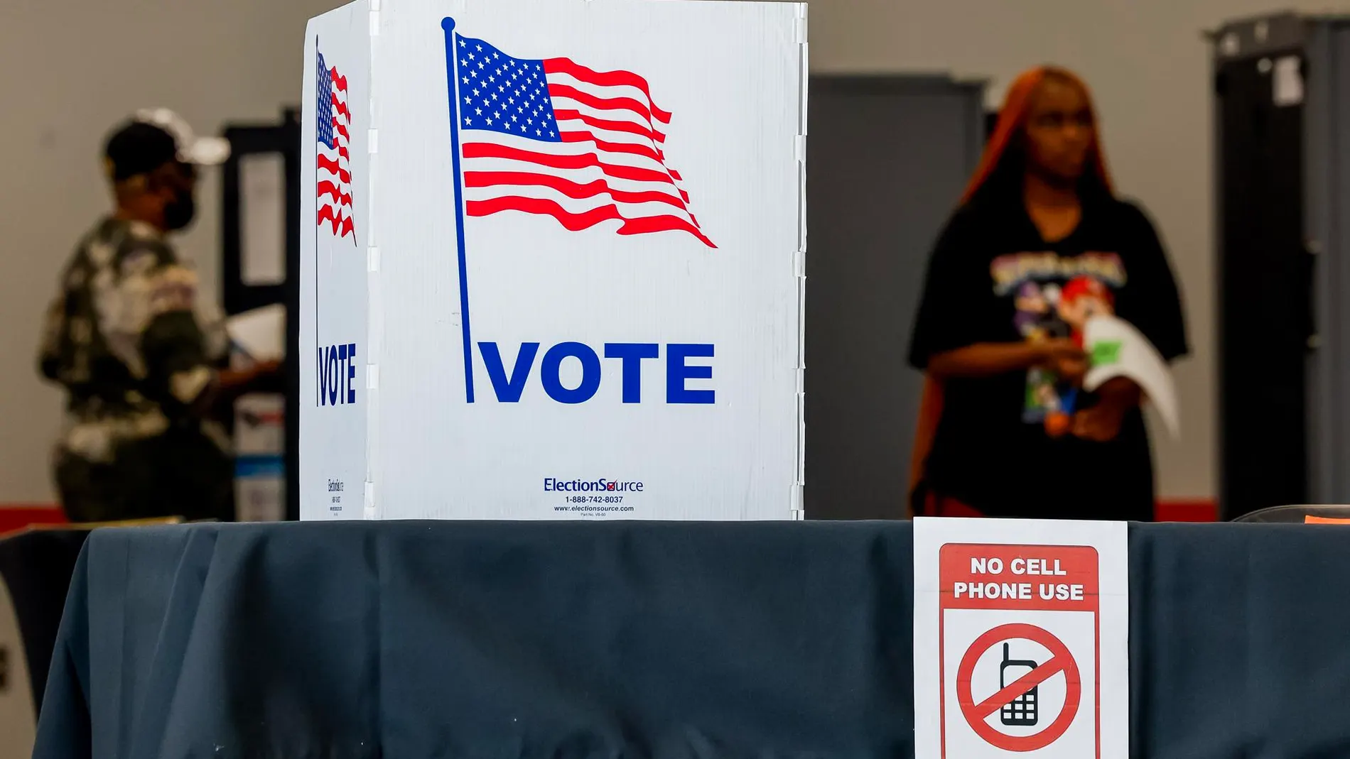 Imagen de un puesto de votación anticipada en Fulton County's, en Atlanta Imagen de un puesto de votación anticipada en Fulton County's, en Atlanta