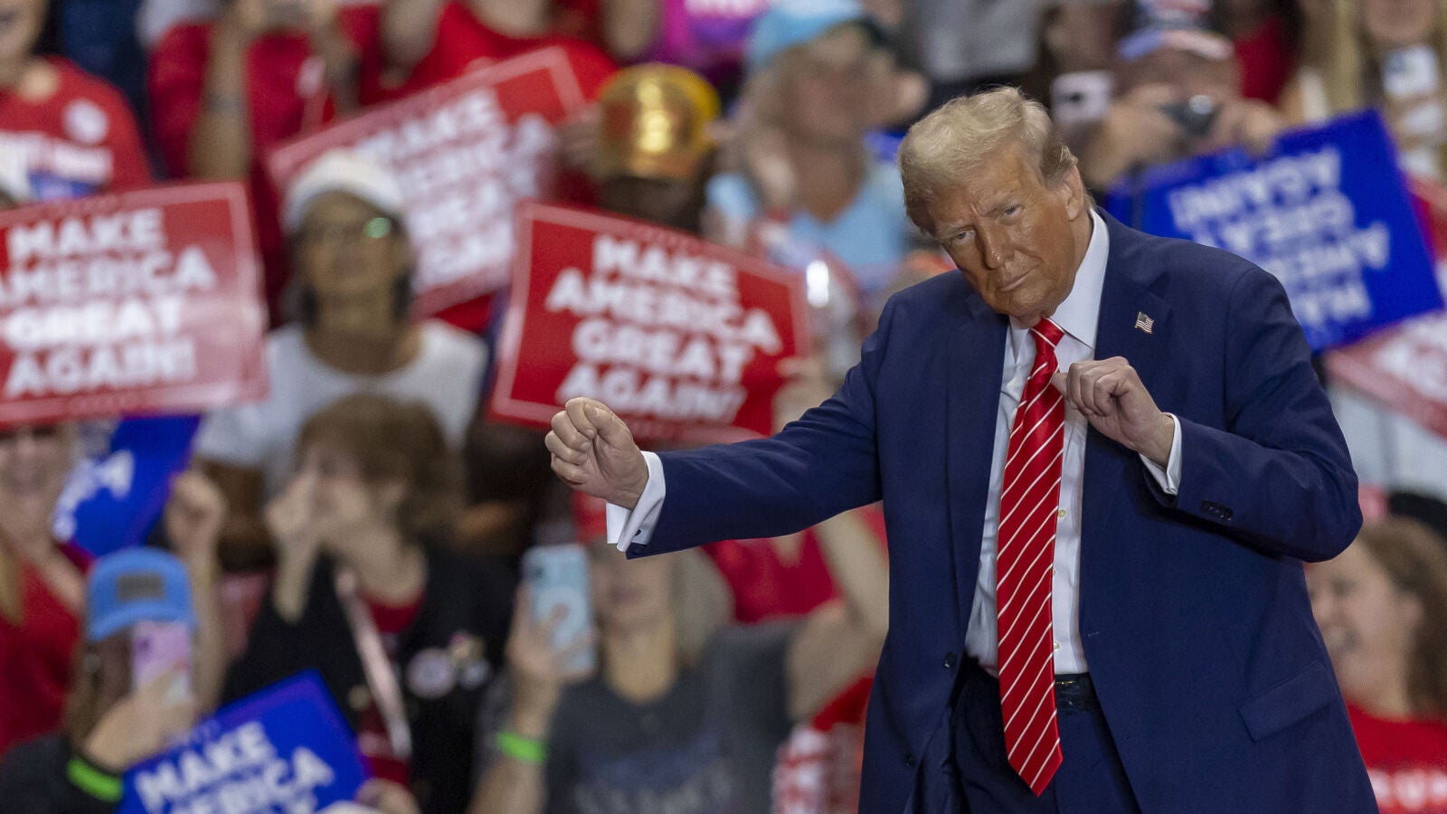 Donald Trump, el expresidente con ficha policial que opta a la reelección 'vendiéndose' como un elegido de Dios