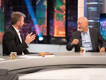 Las bonitas palabras de Arturo Pérez-Reverte hacia los jóvenes: "Son lo mejor que tenemos en españa" Las bonitas palabras de Arturo Pérez-Reverte hacia los jóvenes: "Son lo mejor que tenemos en españa"