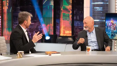 Las bonitas palabras de Arturo Pérez-Reverte hacia los jóvenes: "Son lo mejor que tenemos en españa" Las bonitas palabras de Arturo Pérez-Reverte hacia los jóvenes: "Son lo mejor que tenemos en españa"