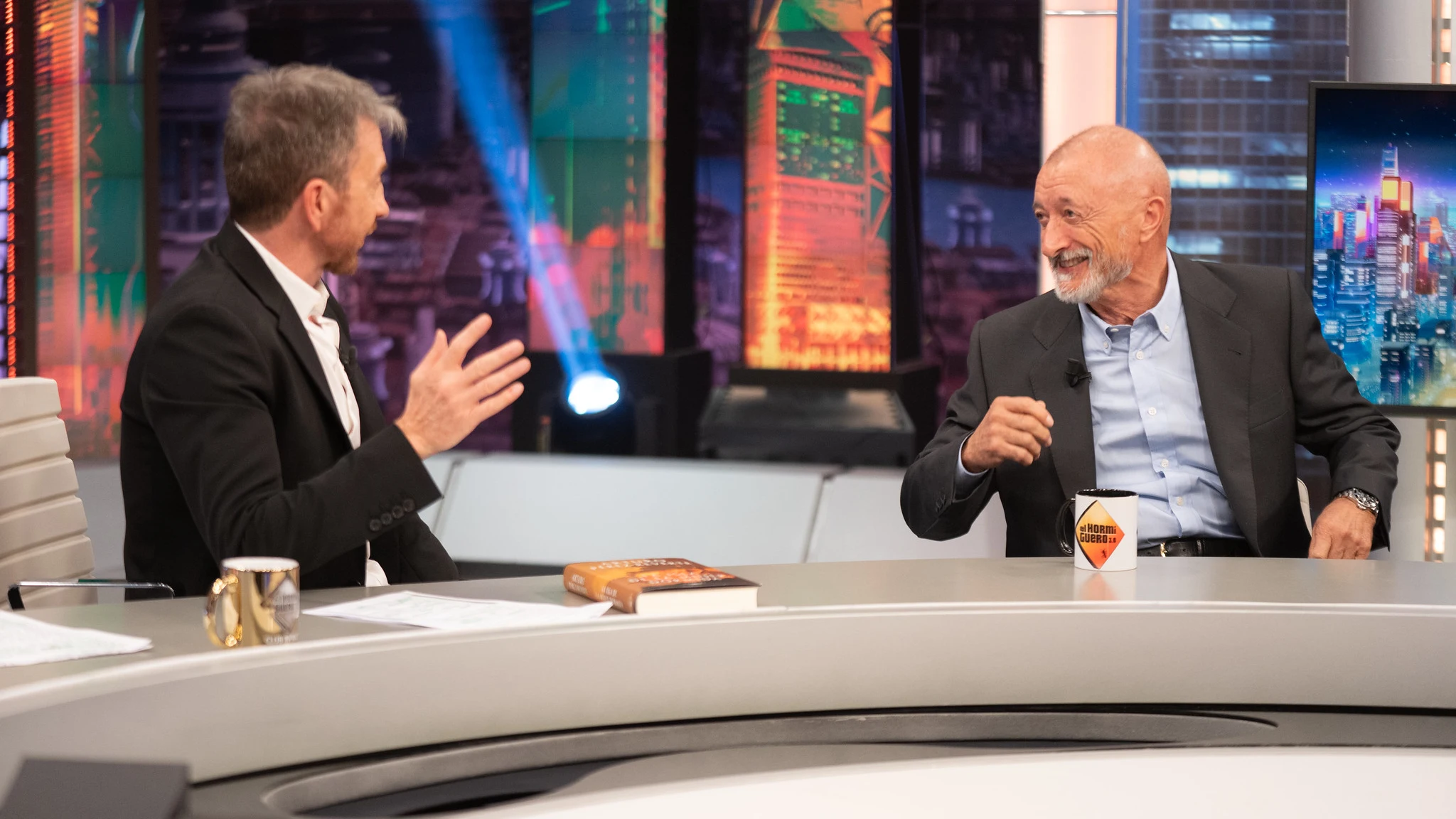 Las bonitas palabras de Arturo Pérez-Reverte hacia los jóvenes: "Son lo mejor que tenemos en españa" Las bonitas palabras de Arturo Pérez-Reverte hacia los jóvenes: "Son lo mejor que tenemos en españa"