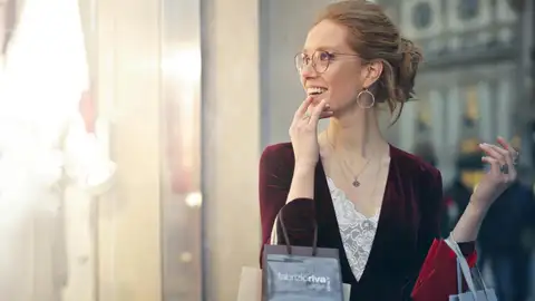 Mujer de compras Mujer de compras