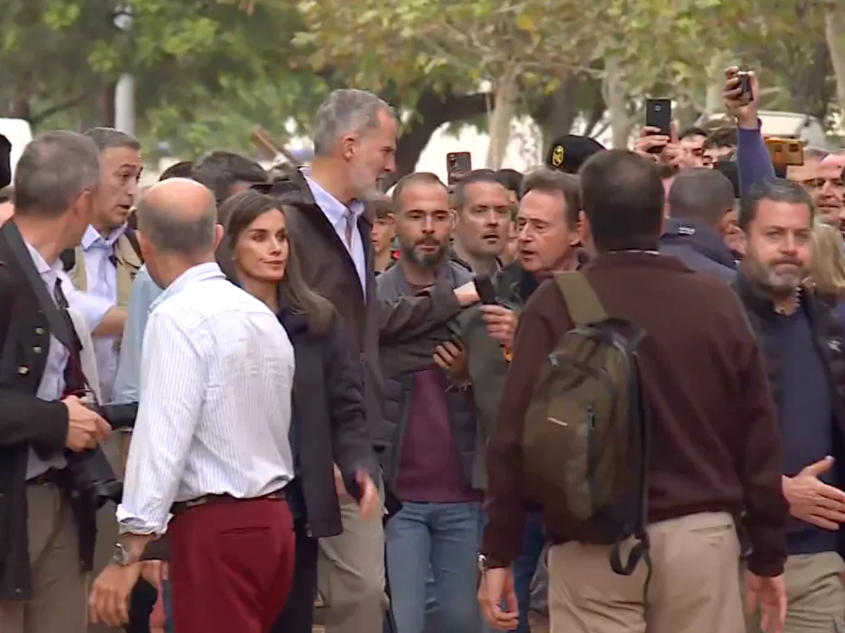 Felipe VI cambia de estrategia: ahora sin Letizia y con uniforme militar 8 Merca2.es El compromiso de la Reina Letizia