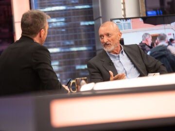 &ldquo;Las mujeres carecen del espacio para defenderse&rdquo;: Arturo P&eacute;rez-Reverte ha dado su opini&oacute;n acerca del caso Errej&oacute;n