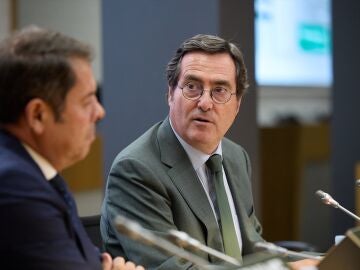 El presidente de la CEOE, Antonio Garamendi y el presidente de Cepyme, Gerardo Cuerva