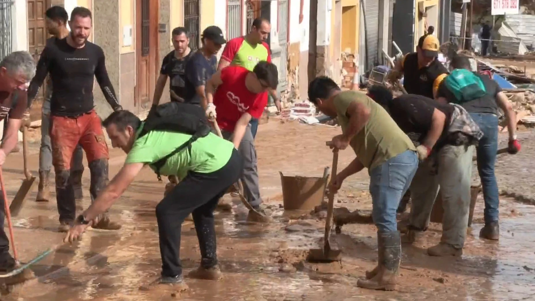 "Parece que est&aacute;n esperando a que la gente se muera": crispaci&oacute;n en Catarroja por la falta de ayudas