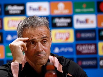 Luis Enrique atiende a los medios de comunicación en rueda de prensa