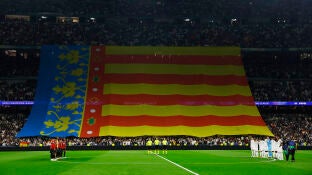 Homenaje en el Santiago Bernab&eacute;u a los fallecidos y afectados por la DANA en Valencia