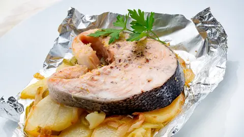 Un plato que nunca falla: salmón al papillote Un plato que nunca falla: salmón al papillote