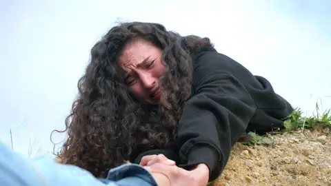 En el último capítulo de Hermanos: un accidente que pondrá en peligro la vida de un Eren En el último capítulo de Hermanos: un accidente que pondrá en peligro la vida de un Eren