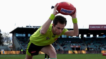 Leigh Haussen entrenando en el UTAS Stadium el 1 de agosto de 20121