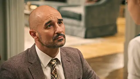 Jesús descubre que Julia recuerda el disparo y le pide que no le cuente nada a Begoña: “Es solo una fantasía” Jesús descubre que Julia recuerda el disparo y le pide que no le cuente nada a Begoña: “Es solo una fantasía”